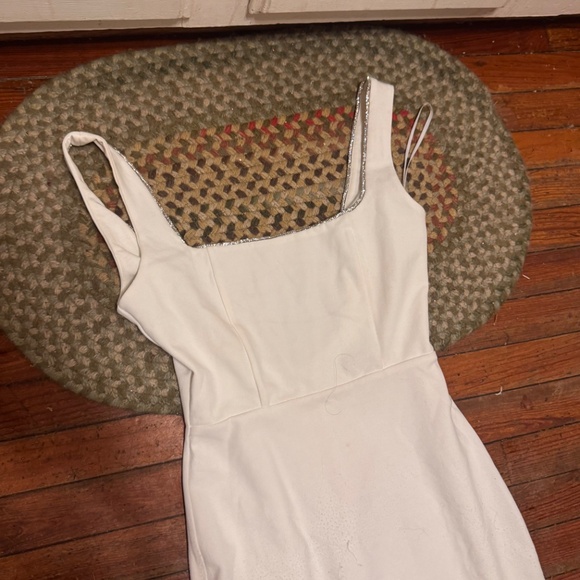 Sleek and stylish maxi dress. Perfect for any occasion. Versatile and elegant de - Picture 2 of 5